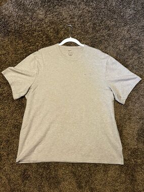 Nike Men's cream Short Sleeve Tee - Classic Crew Neck